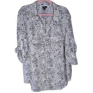 Torrid Harper Georgette White Black/Red Stars 3/4 Sleeve V-neck Top 3X